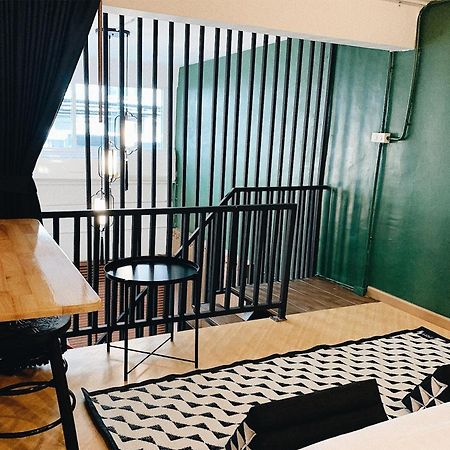 Wander Wonder 八ww Bed & Breakfast Банкок Екстериор снимка