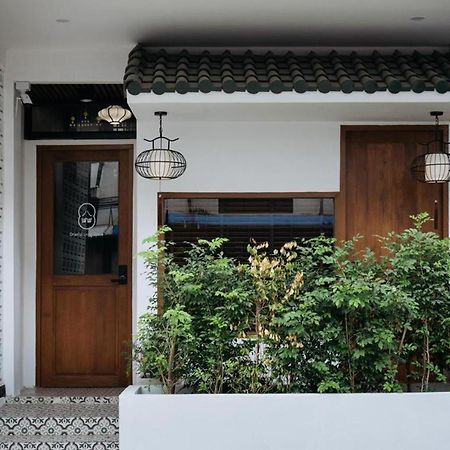 Wander Wonder 八ww Bed & Breakfast Банкок Екстериор снимка