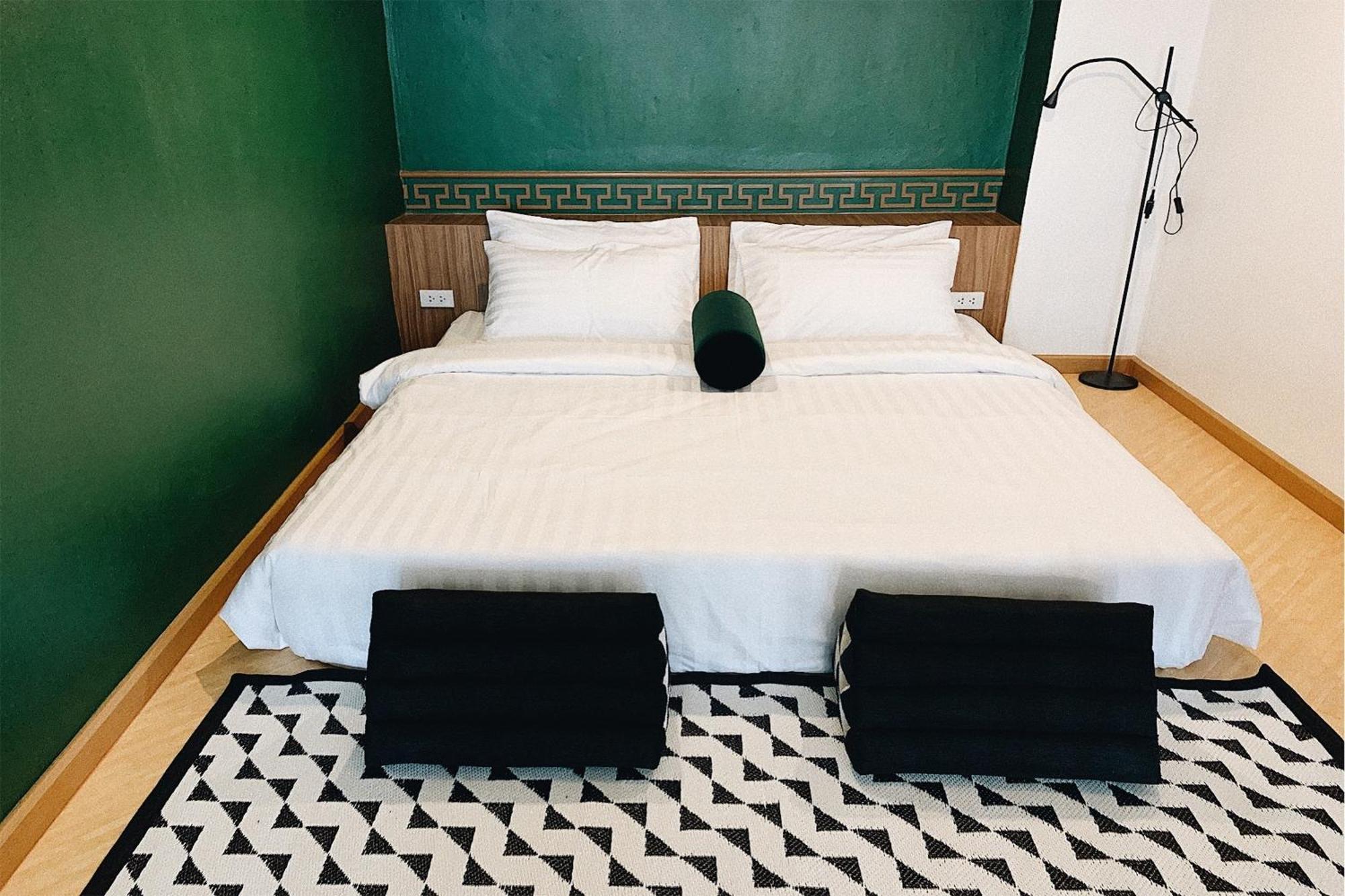 Wander Wonder 八ww Bed & Breakfast Банкок Екстериор снимка