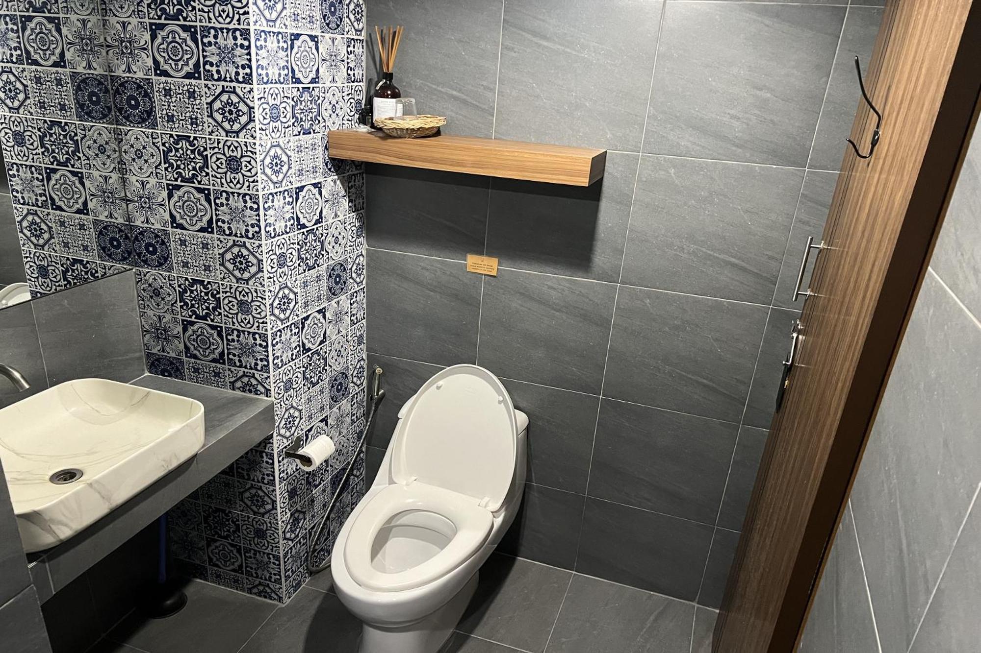 Wander Wonder 八ww Bed & Breakfast Банкок Екстериор снимка