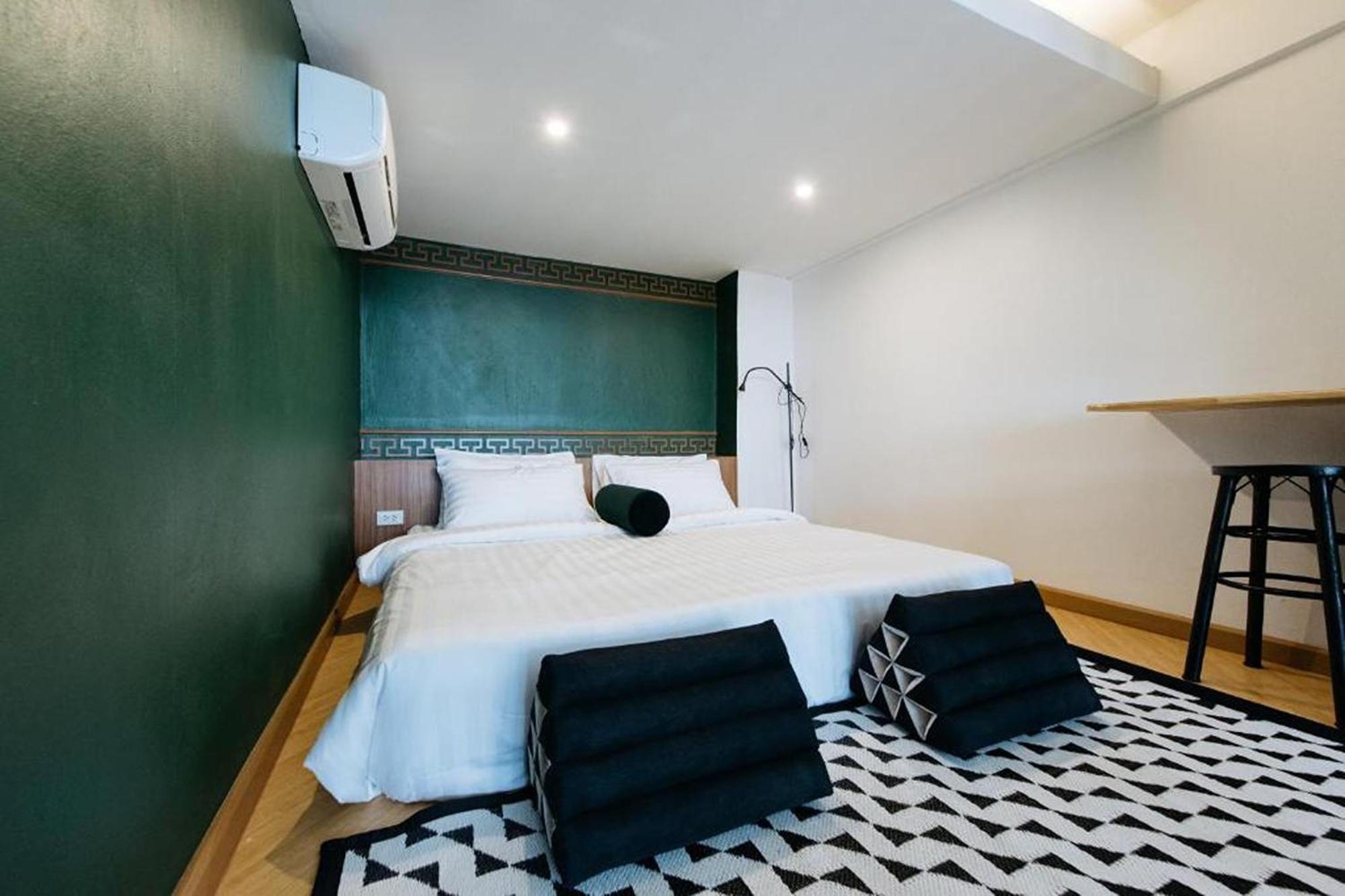 Wander Wonder 八ww Bed & Breakfast Банкок Екстериор снимка