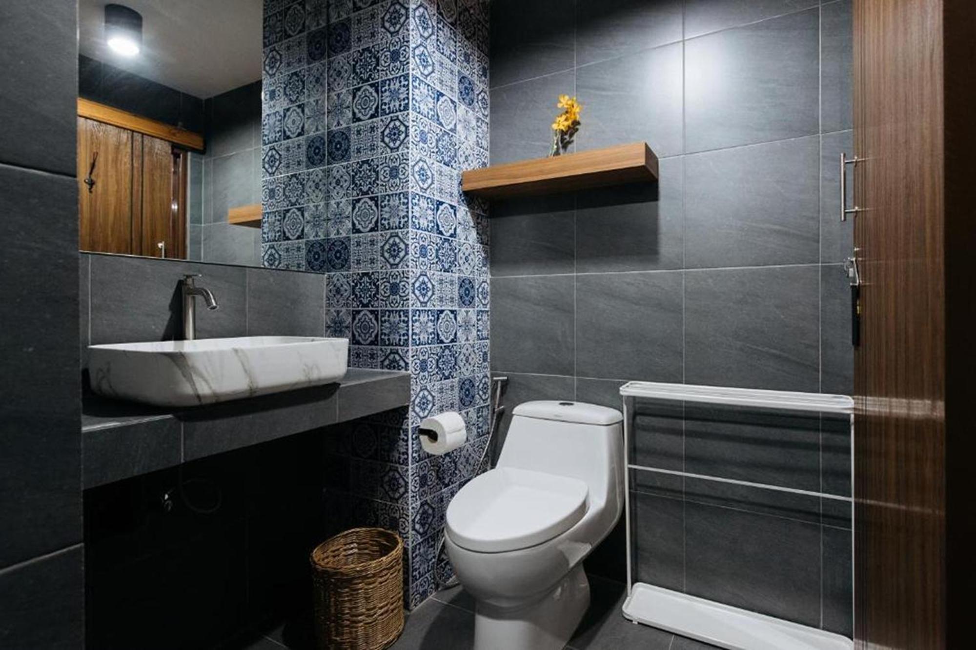 Wander Wonder 八ww Bed & Breakfast Банкок Екстериор снимка