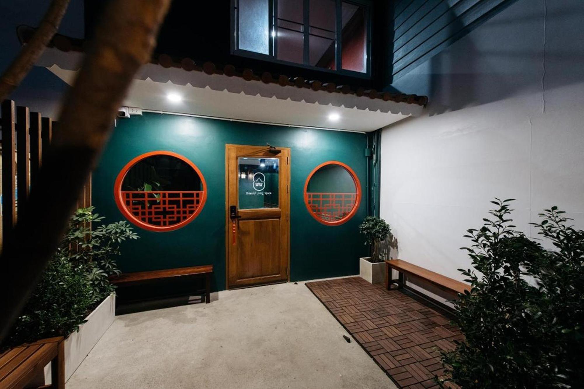 Wander Wonder 八ww Bed & Breakfast Банкок Екстериор снимка