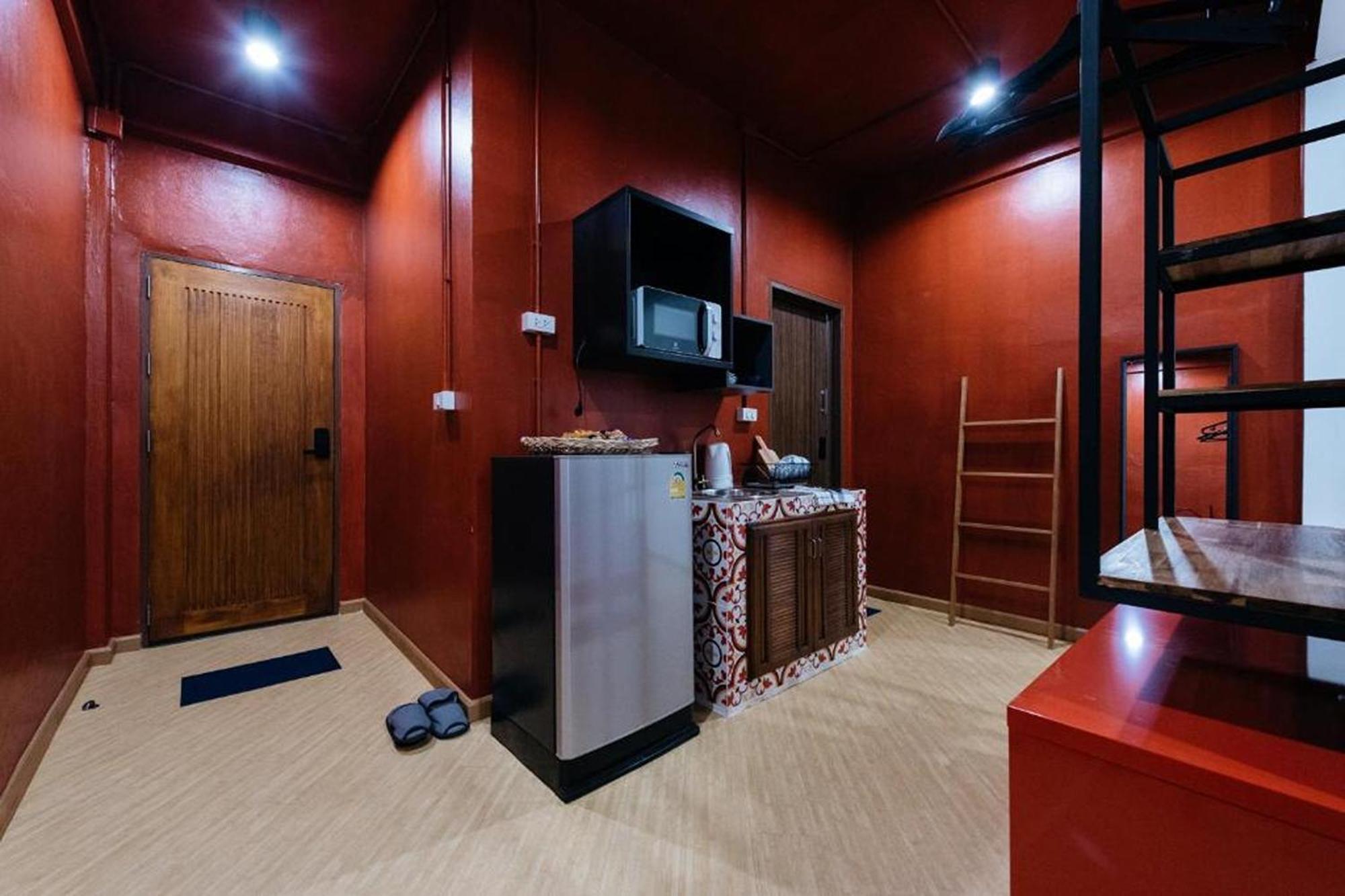 Wander Wonder 八ww Bed & Breakfast Банкок Екстериор снимка