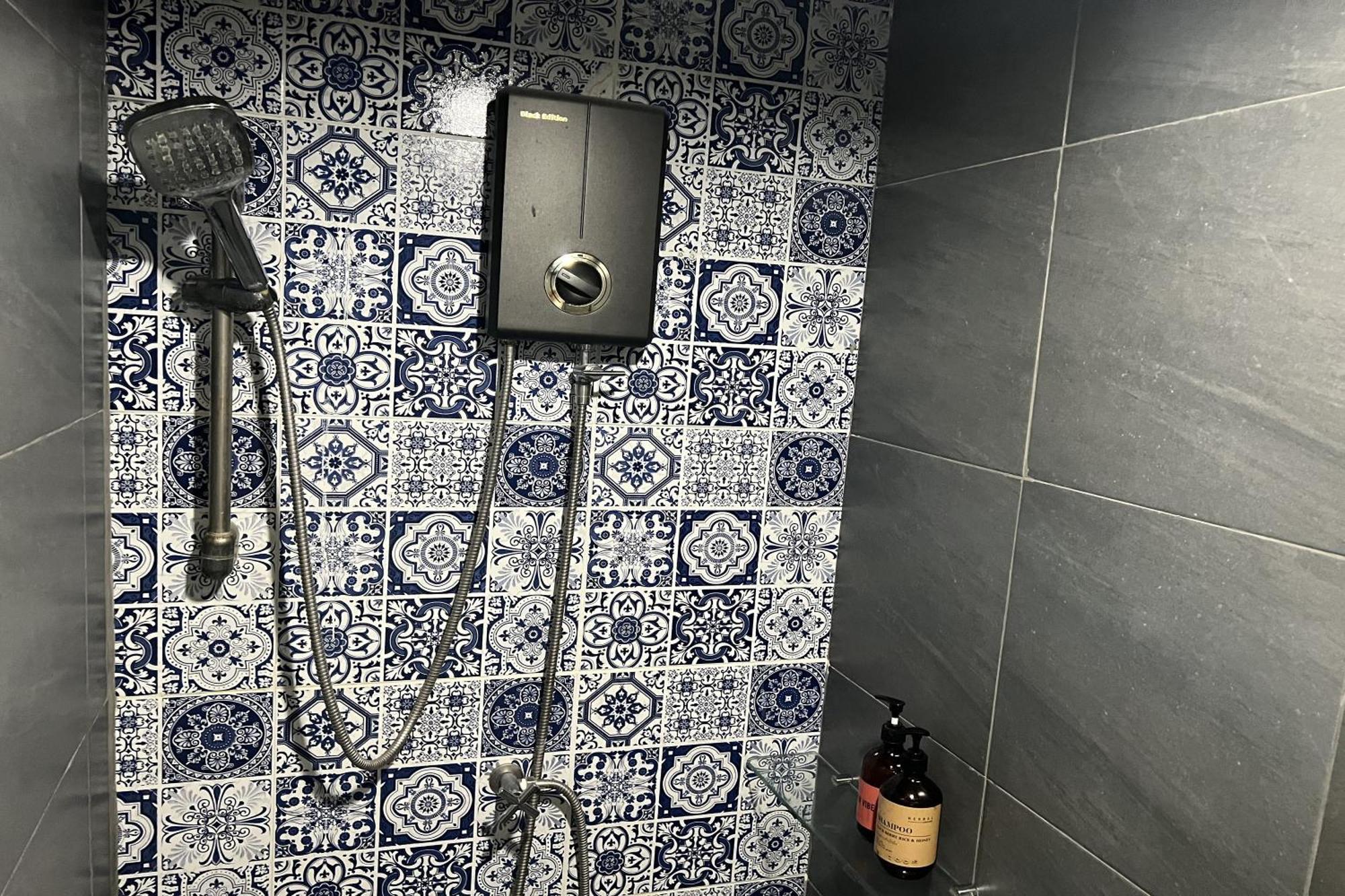 Wander Wonder 八ww Bed & Breakfast Банкок Екстериор снимка